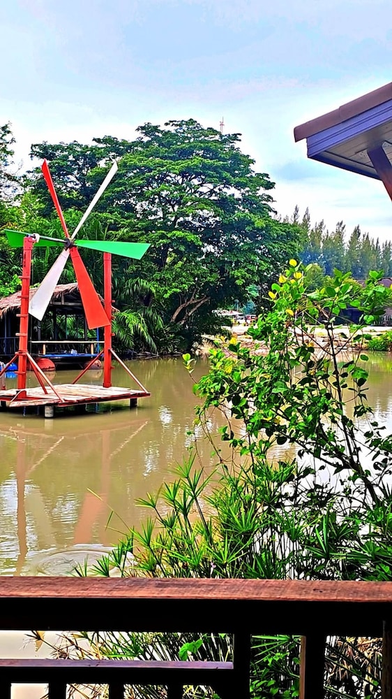 Bang Phra Resort Near Si Racha