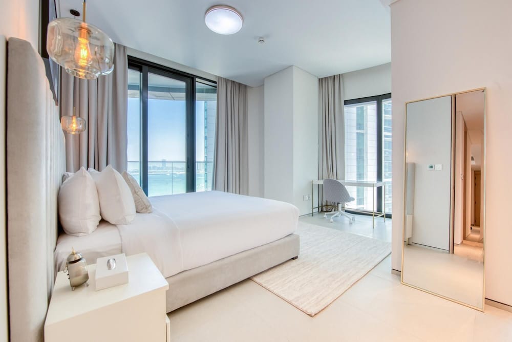 Luxury Sea View 3BR Maid Apt at the Address JBR