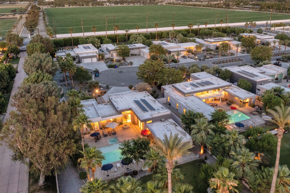 The Polo Villas by AvantStay – Modern Oasis Near Empire Polo Club
