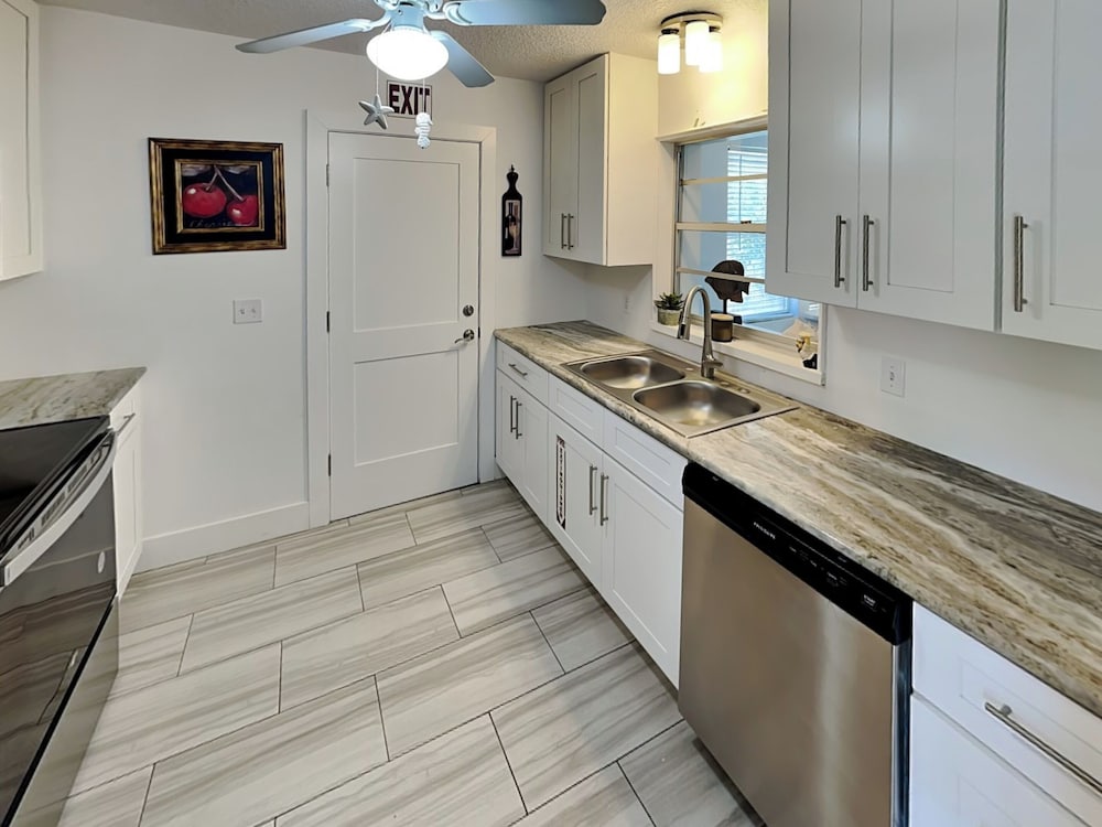 Summer Breeze by Distinctive Beach Rentals
