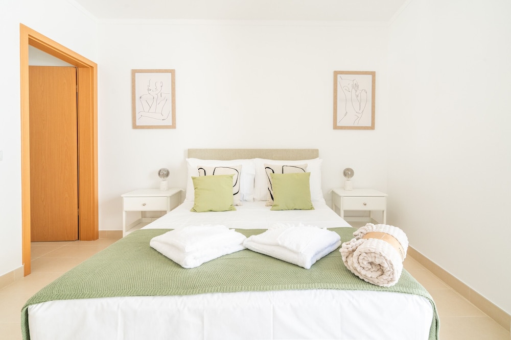 Tavira BAY 3 With Pool by Homing