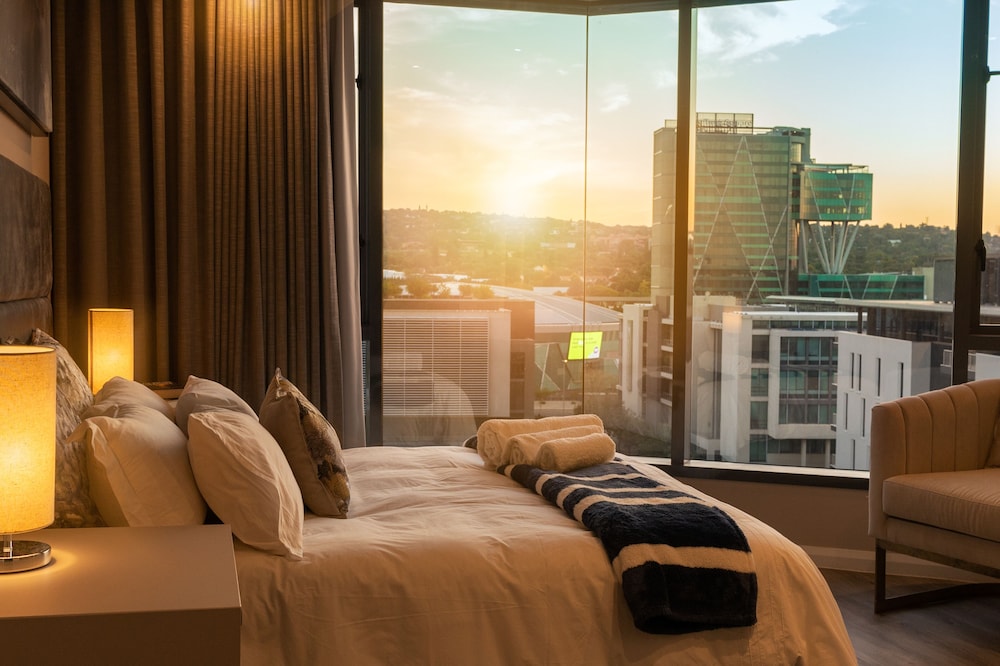Black Marble - Menlyn Residence view 3
