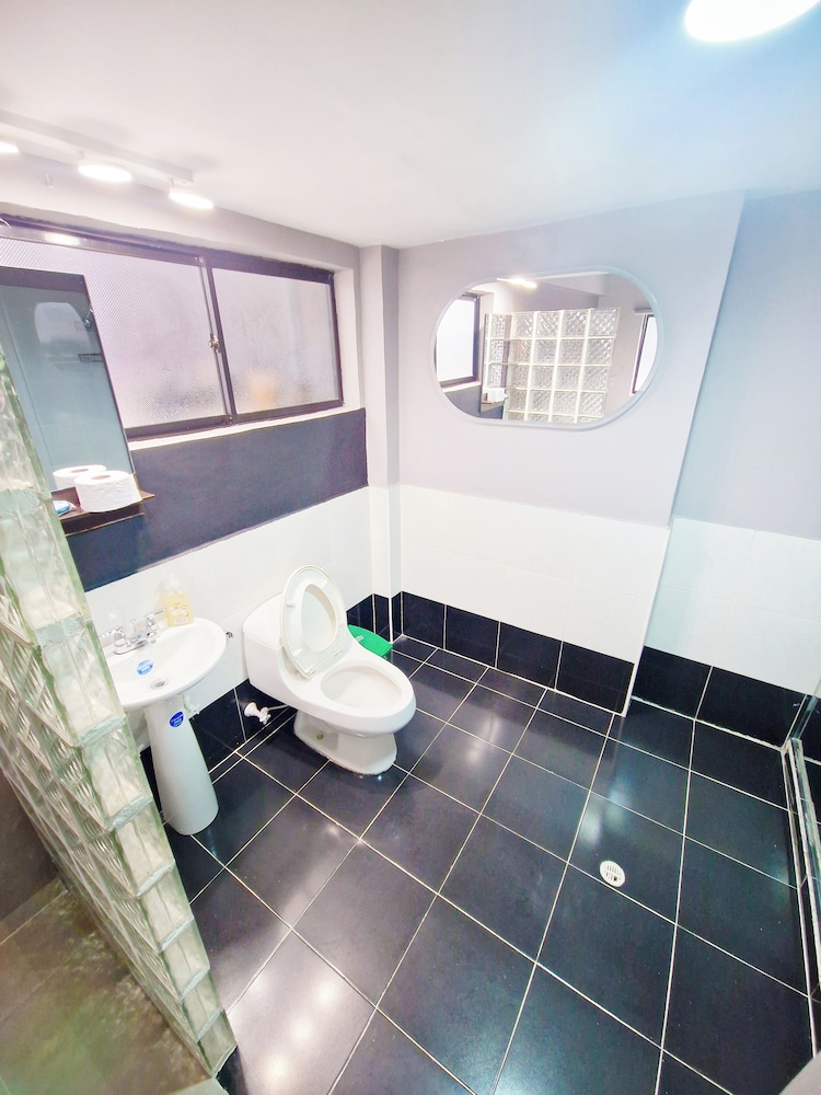 $ PROMO $ 11 Bedrooms with bathrooms Aprtmnt + 2 Jacuzzis and a rooftop pool. @Poblado