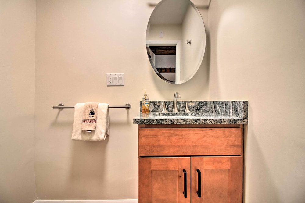 Ludlow Vacations - Ludlow Vacation Rental - Steps to Ski Lift! - Property Image 11