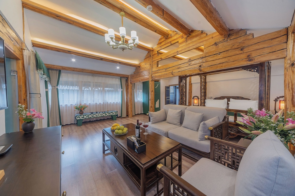 Yiyuan Snow Mountain View Historical Naxi House - Lijiang Old Town Mufu branch