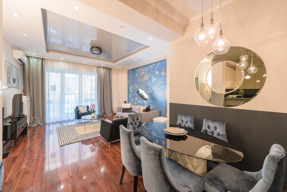 Venus Apartments - Liberty Bridge