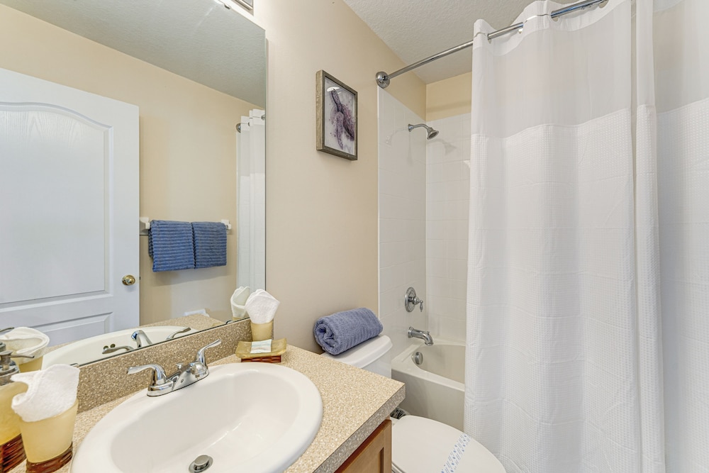 Pool, Games + Family Fun! Davenport Home by Disney