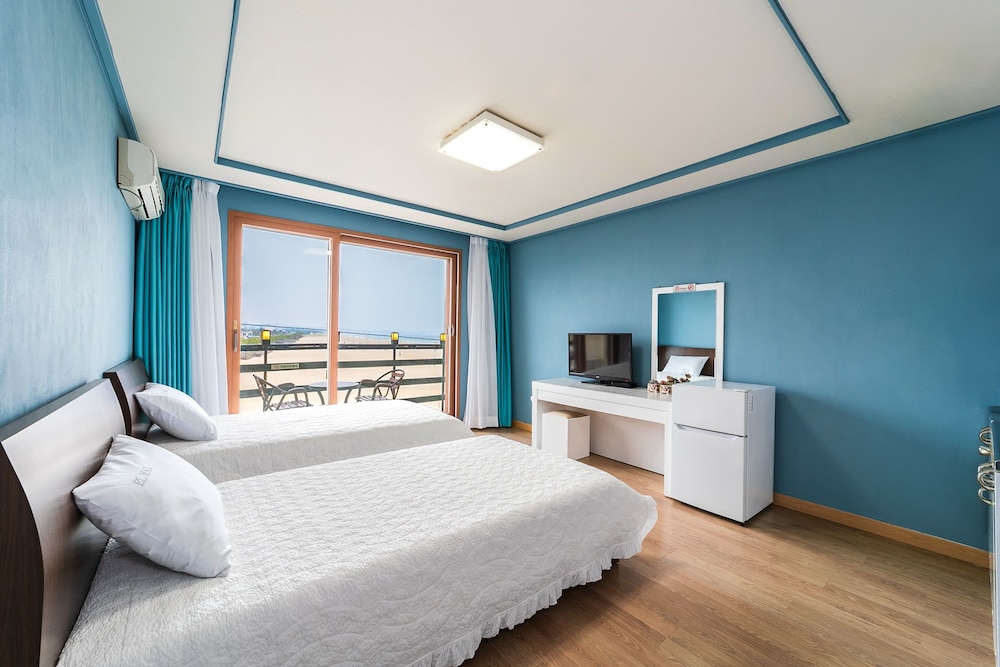 Elmar Condotel