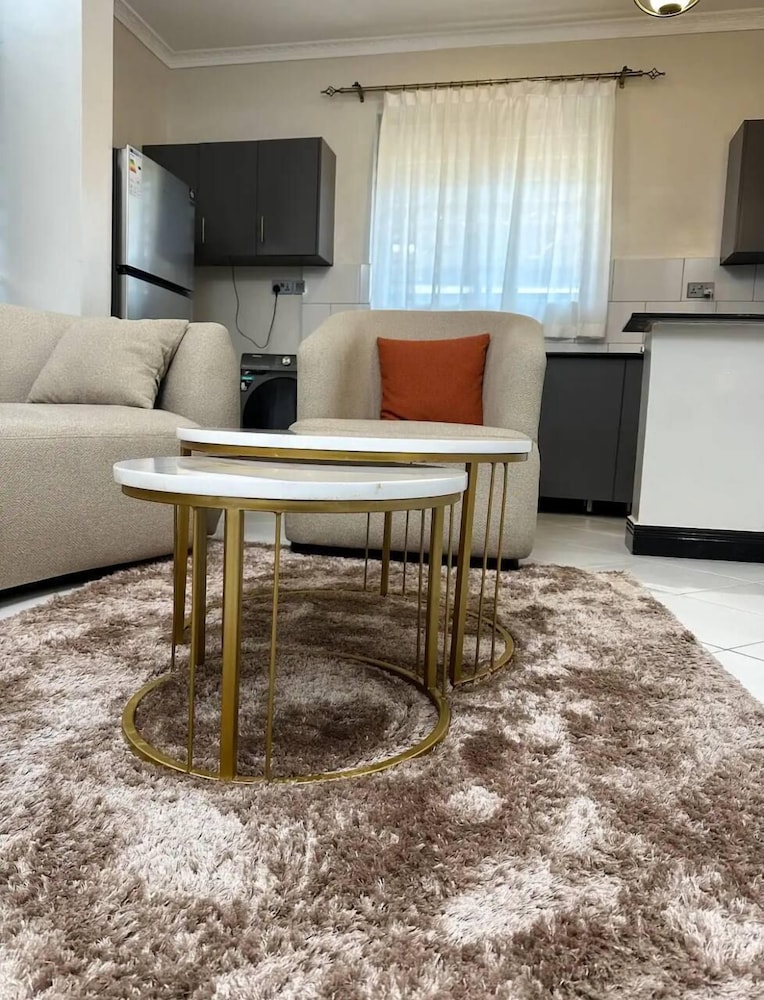LivLuxe Apartments 5