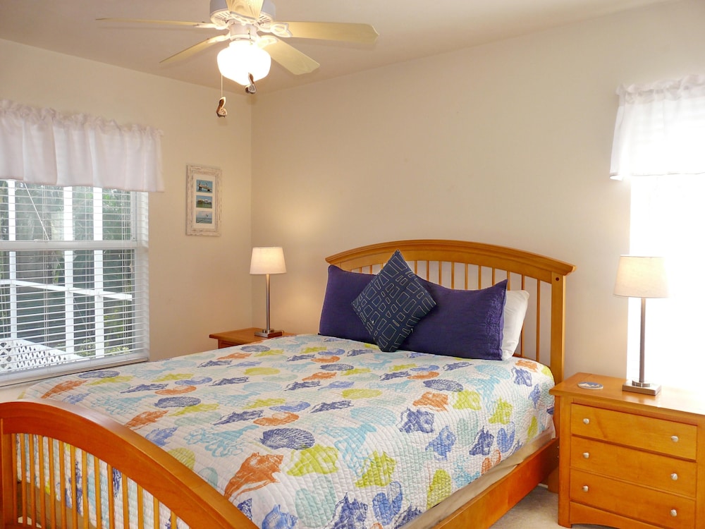 Inviting, Quiet Home in With Pool and Steps to Beach view 4