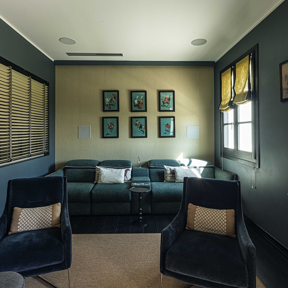 Charming Green and Blue Villa by Wonderful Italy
