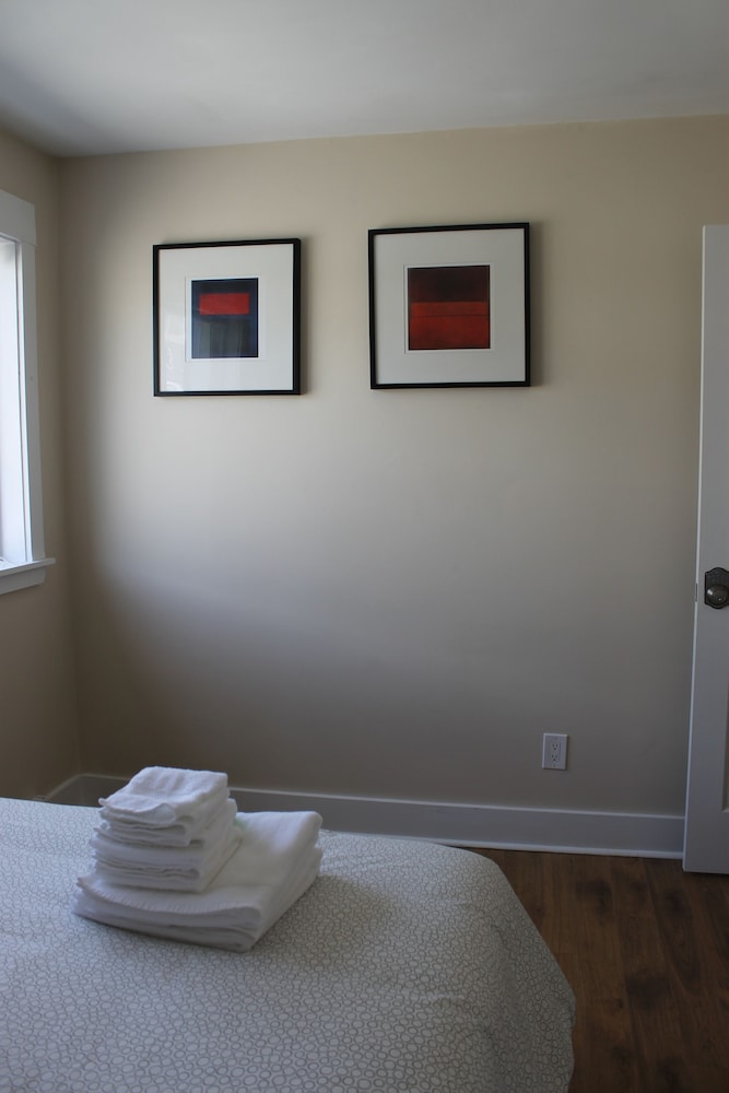 WOW Luxury Suites - Halifax Downtown
