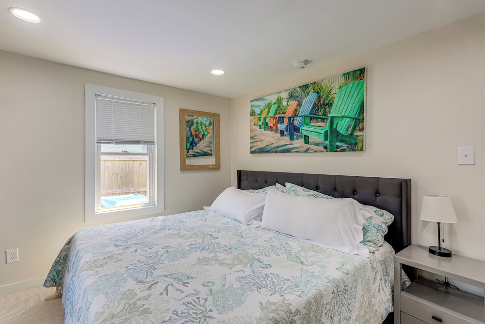 Fenced Yard, Walkable Location: Cozy Beaufort Home