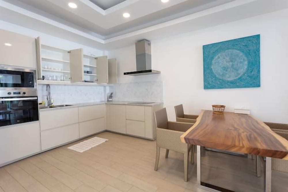 3BR Pool Villa Near Boat Avenue V29