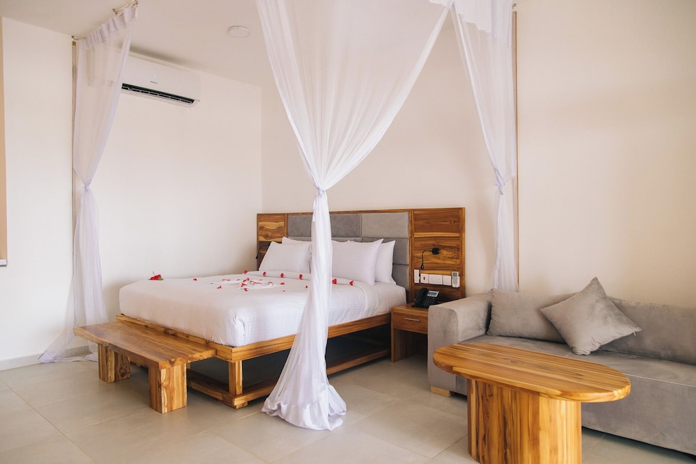 Royal Mandarin Hotel & Resort