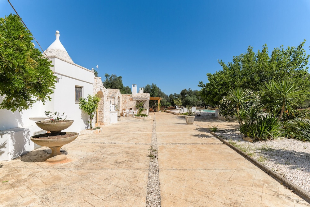 Trulli Isabella by Wonderful Italy