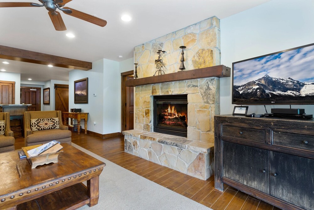 Trail's End Lodge at Deer Valley Resort - Two Bedroom Residence with Den and Spa #202 2 Condo