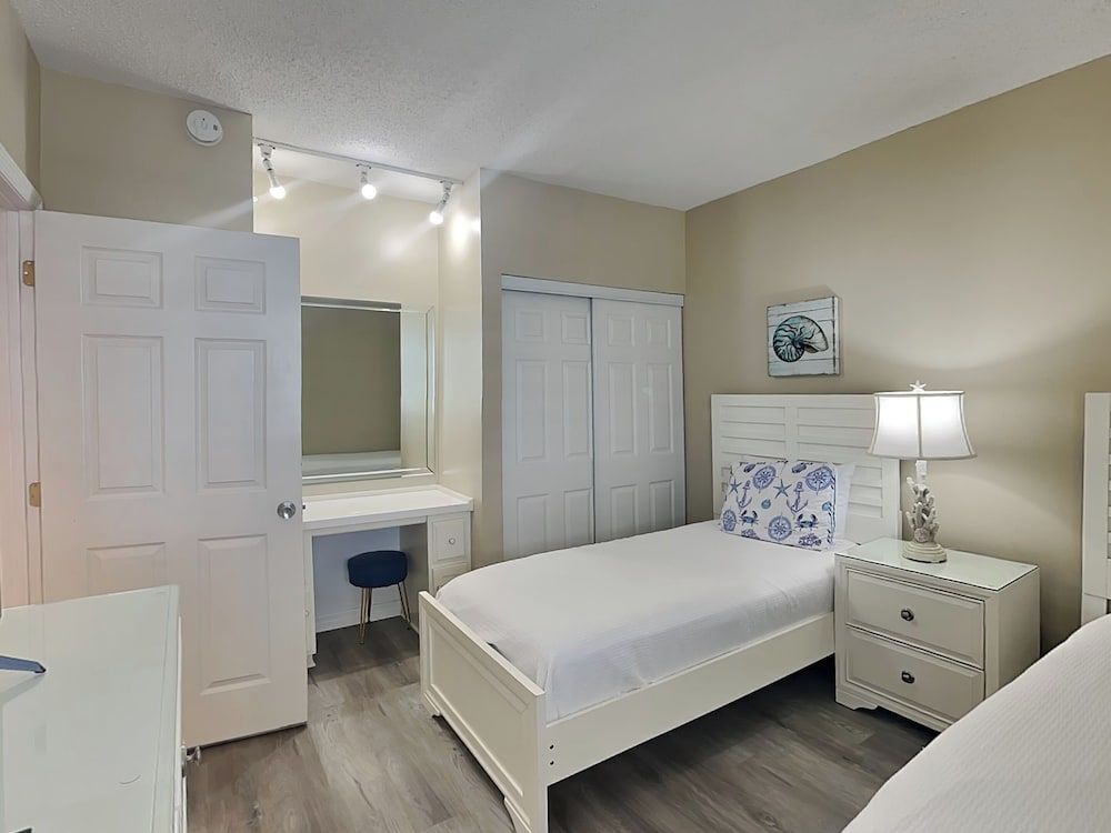 Emerald Key #602 by Southern Vacation Rentals