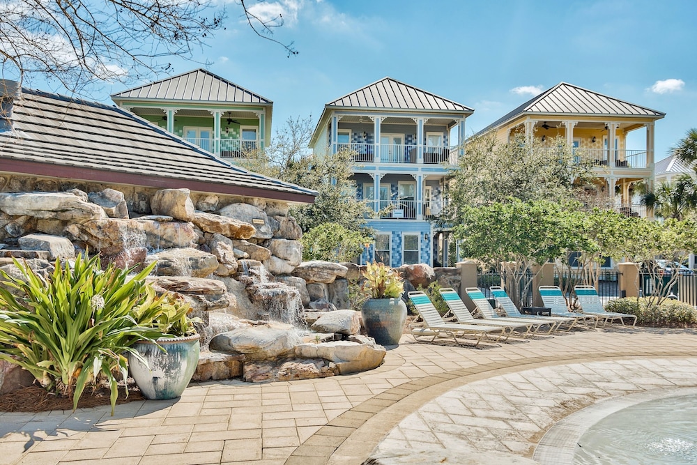 Coral By Avantstay Gorgeous Three Story Home w Two Balconies