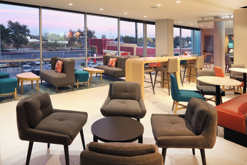avid hotel Guadalajara Aeropuerto Norte by IHG