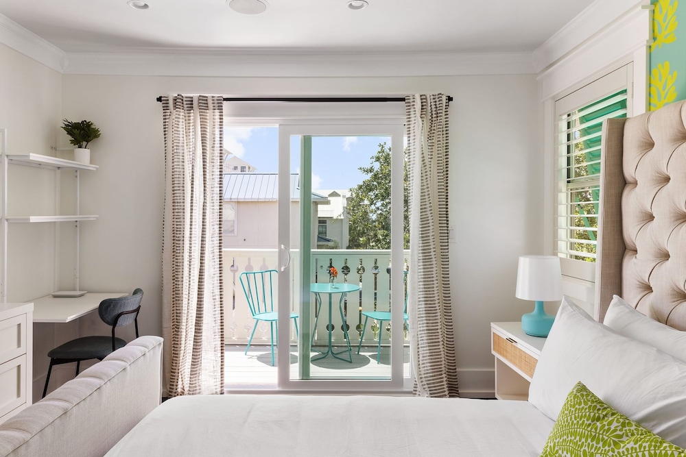 Woodward Way Luxe Villa Near Beach w Pool Hot Tub Stocked Chef s Kitchen