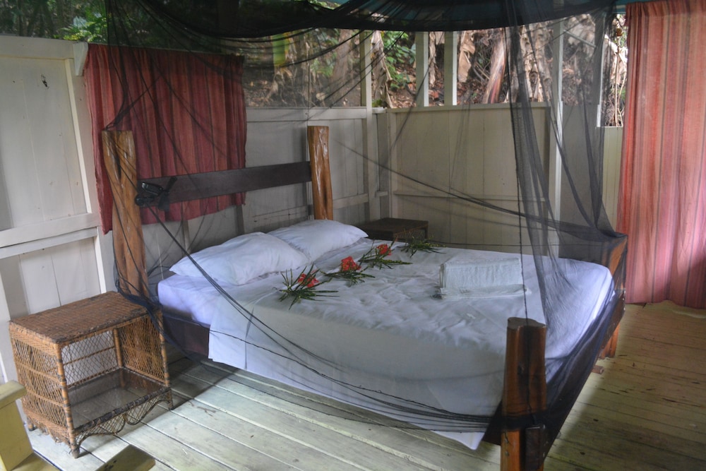 The Lookout Inn Lodge