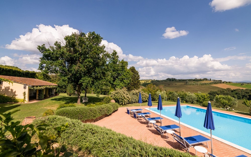 Farmhouse With Exclusive View Between Umbria and Tuscany La Godiola-albizia