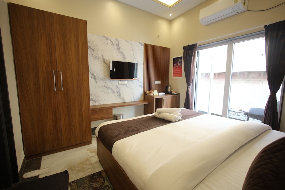 Ragam Residency