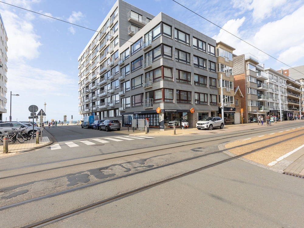 Spacious Studio Near Seafront