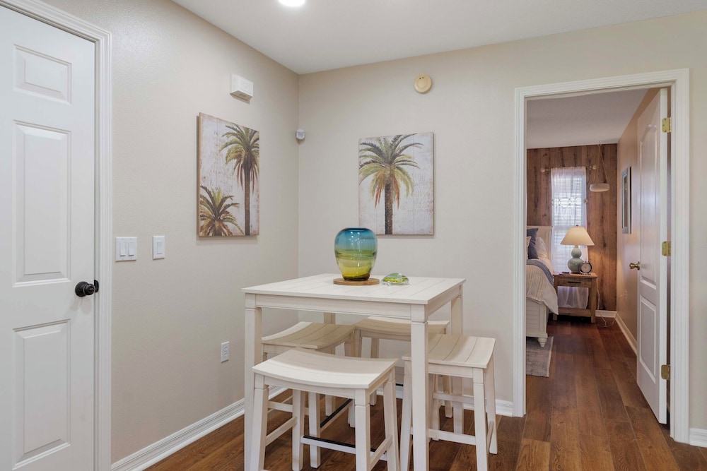 Welcoming Little Blue Lakehouse in Crystal River