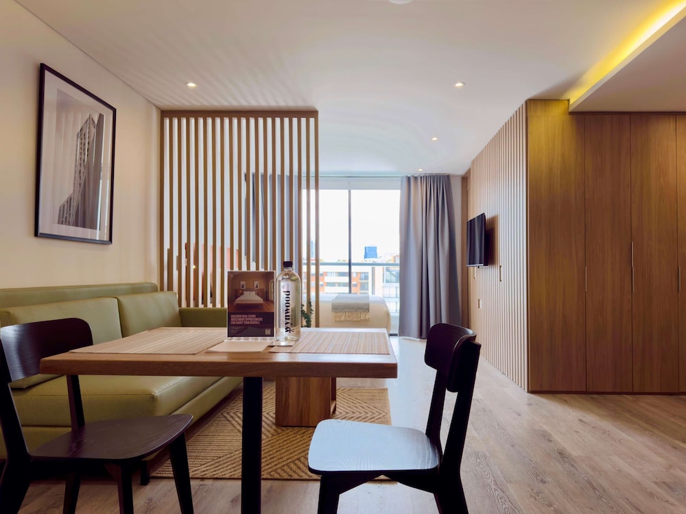 w Startling Loft w Balcony in Santa B Rbara