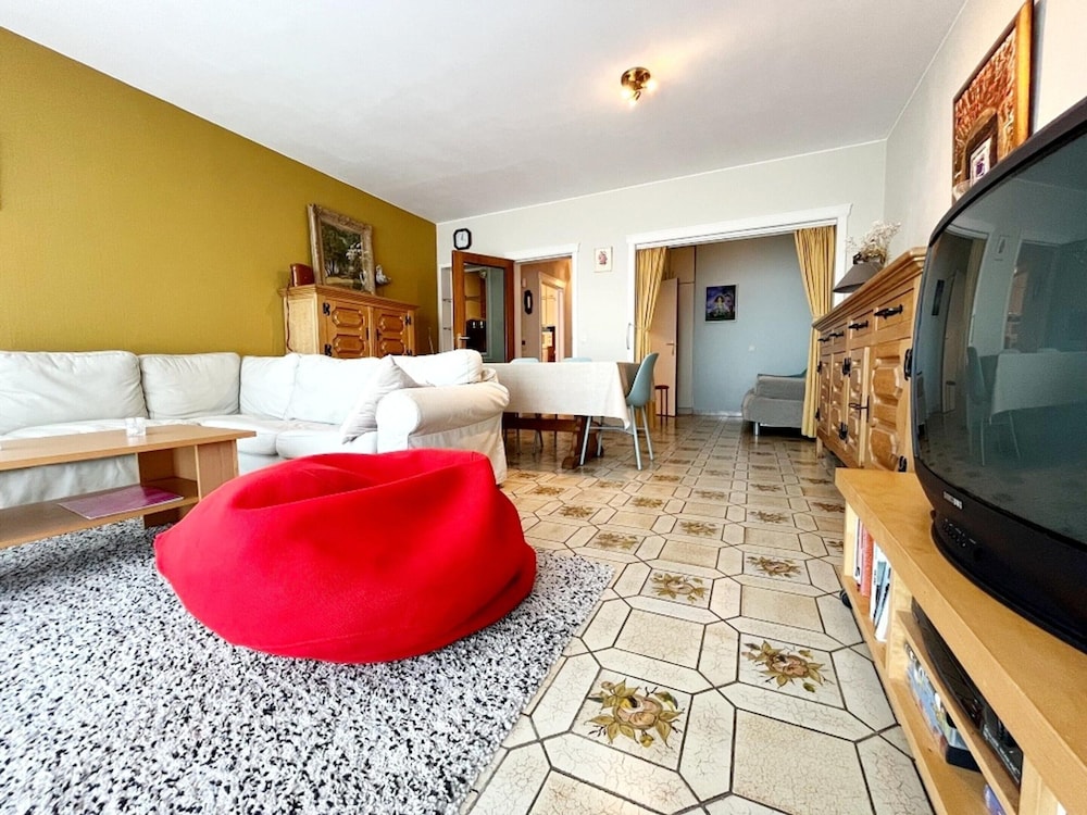 Apartment in Wenduine With Stunning Sea View
