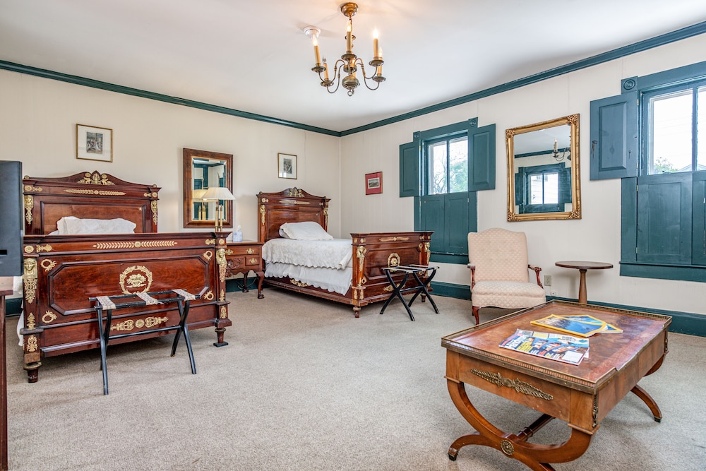 Wayside Inn