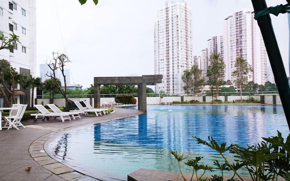 Good Deal 2Br Apartment At The Wave Kuningan
