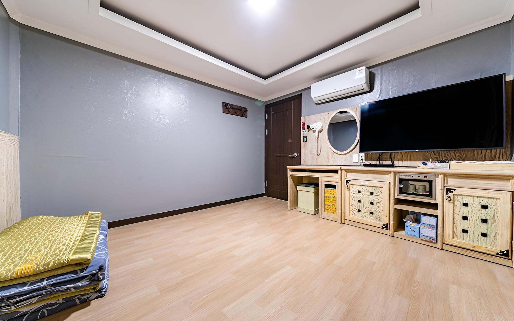 Daejeon Yongjeon High Class view 4