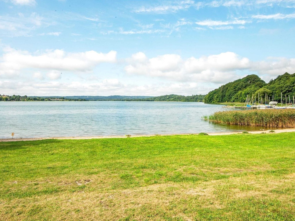 Tranquil Lakeside Retreat in Ry-by Traum view 5