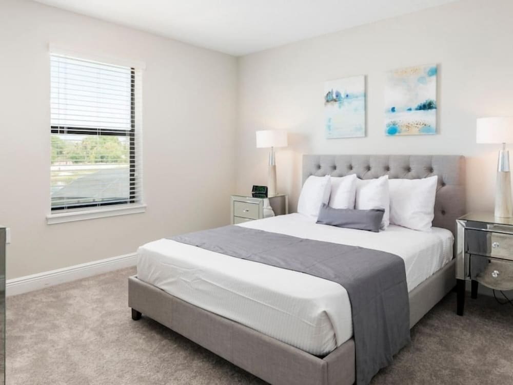 Beautiful 6 Bed Pool Home Balmoral Resort-6sltsfp2 6 Bedroom Home by RedAwning view 3