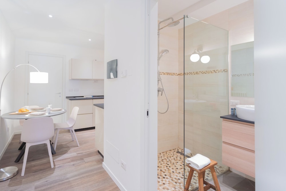 Enchanted Como Lake - Tremezzo Apartments by Rent all Como