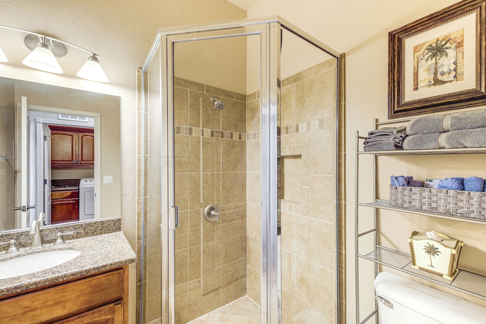 Lake View & Games: Spacious Oasis in Lake Havasu!