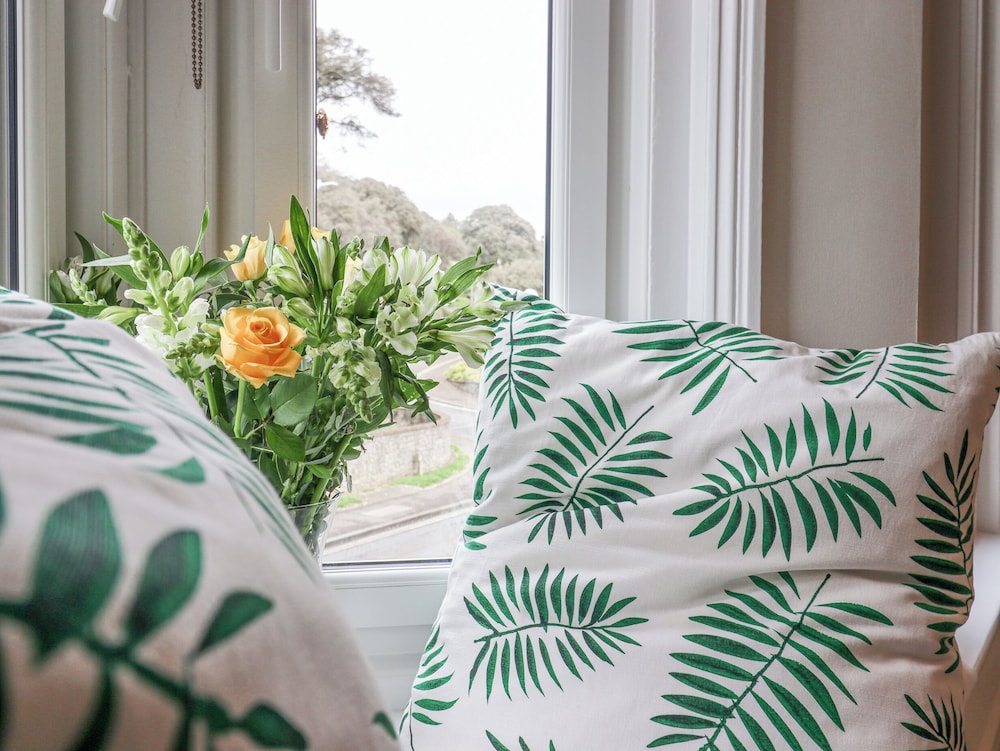Enbrook View