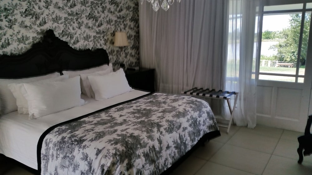 La Riviera Guesthouse