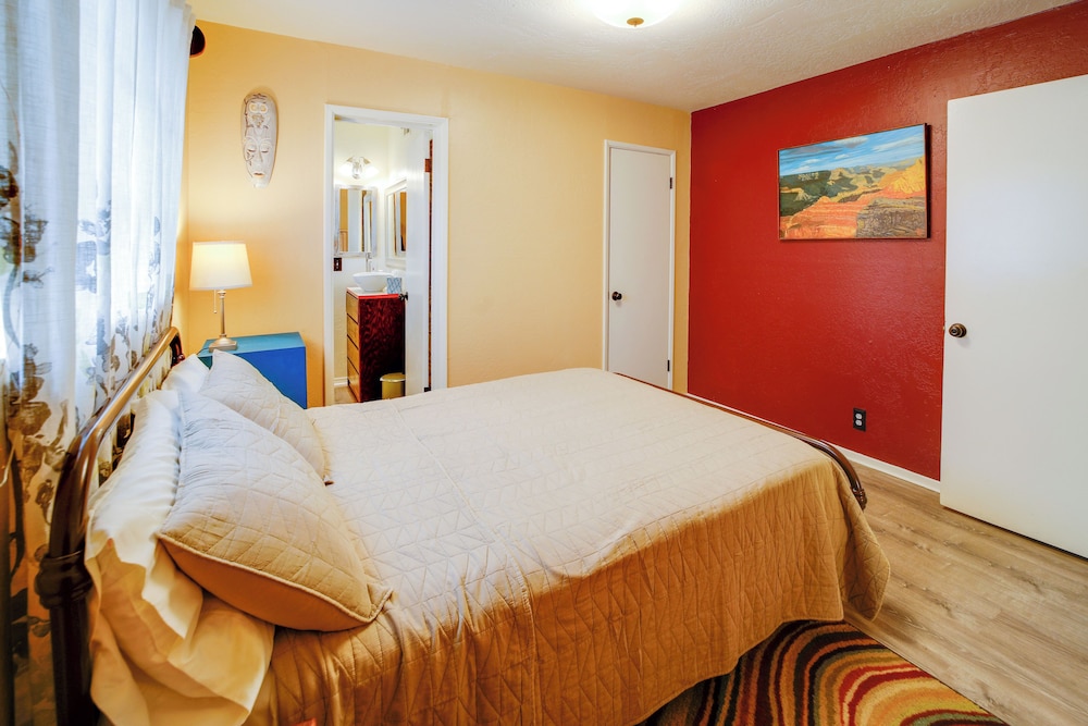 Prescott Valley Vacations - Pet-friendly Cottonwood Home w/ Mountain View! - Property Image 1