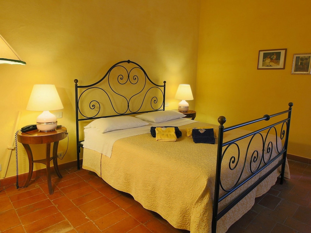 Panoramic Tuscan Villa en Sinalunga — hotel room
