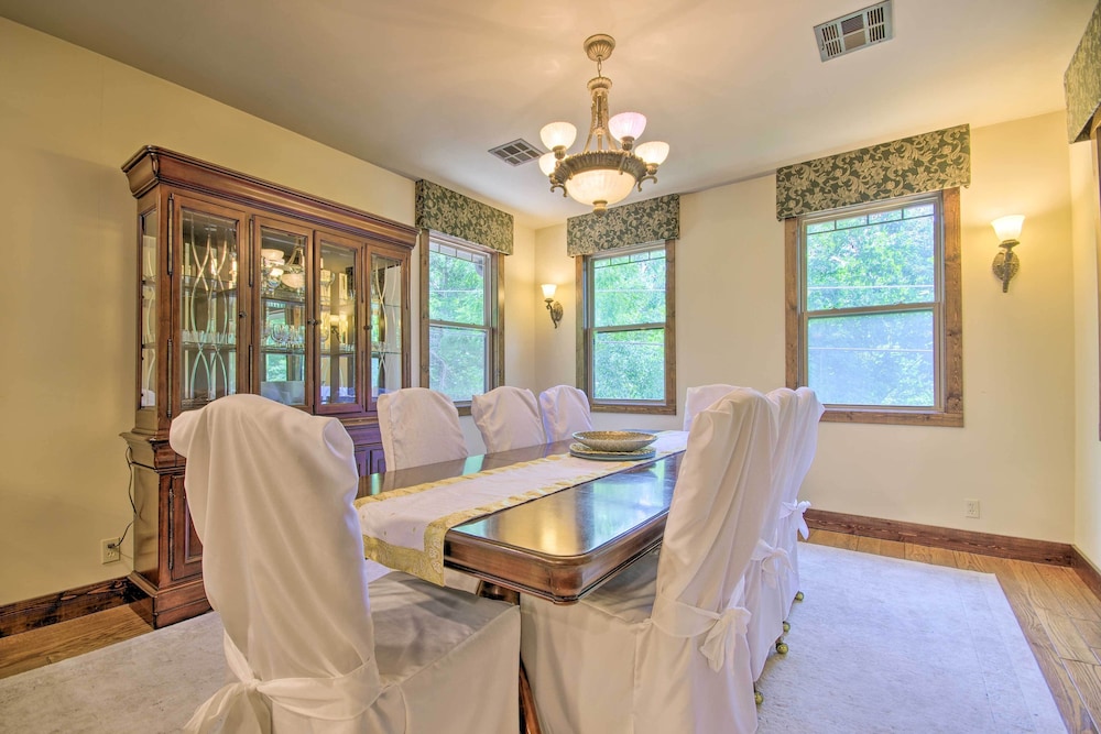 'dragon Castle' w/ Secret Passage, Dock, & Hot Tub view 4