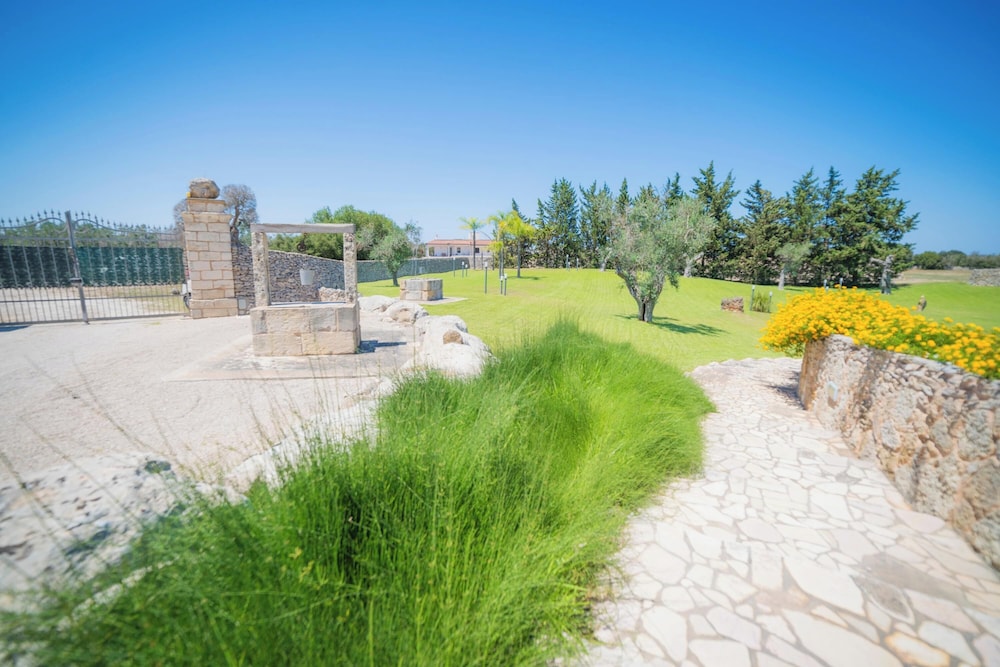 Masseria Relais Saraceno with pool view 3