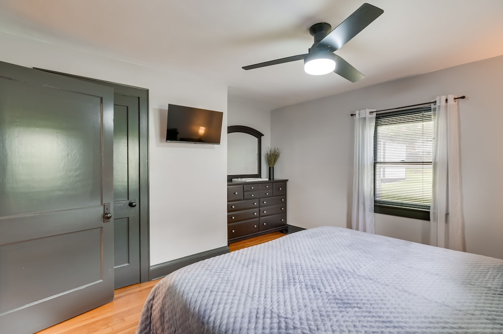 Mullens Home - Close to Hatfield-mccoy Trailhead! view 2