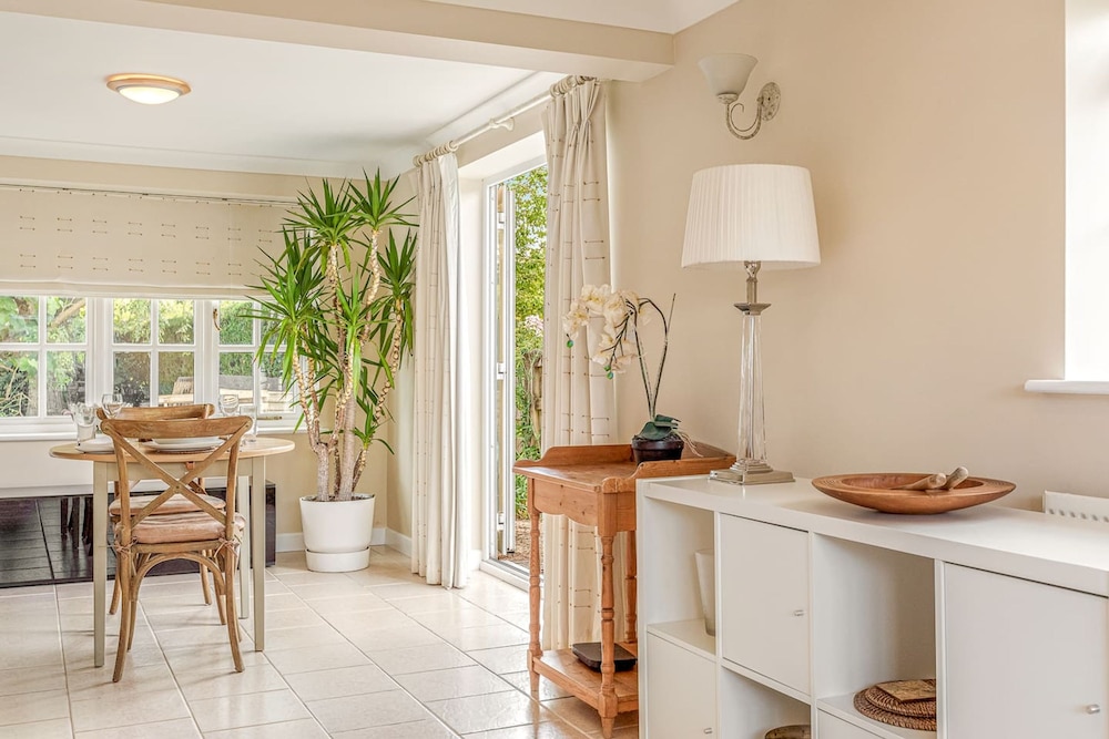 Mulberry Cottage - From 110 Per Night