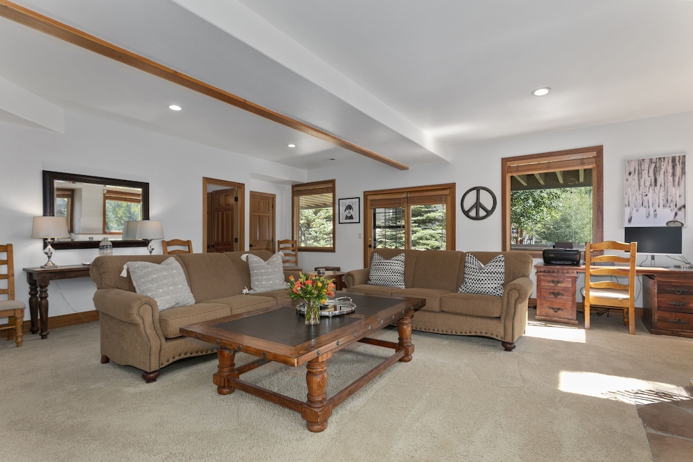 Solamere Drive Home at Deer Valley Resort - 6 Bedroom Home with Hot Tub #3220 6 Home