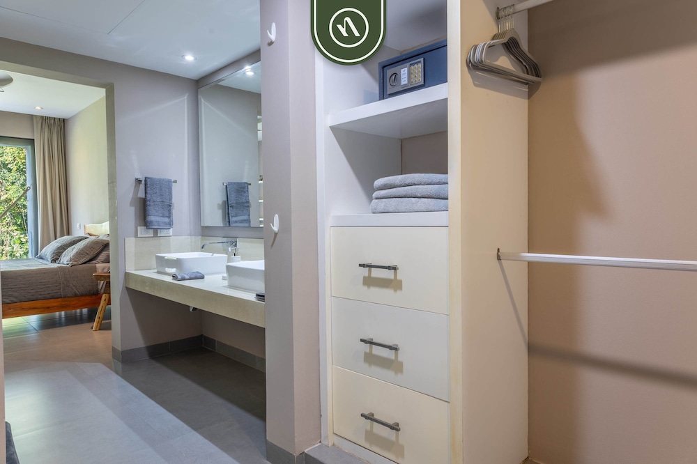 Nick Price Residences A 206