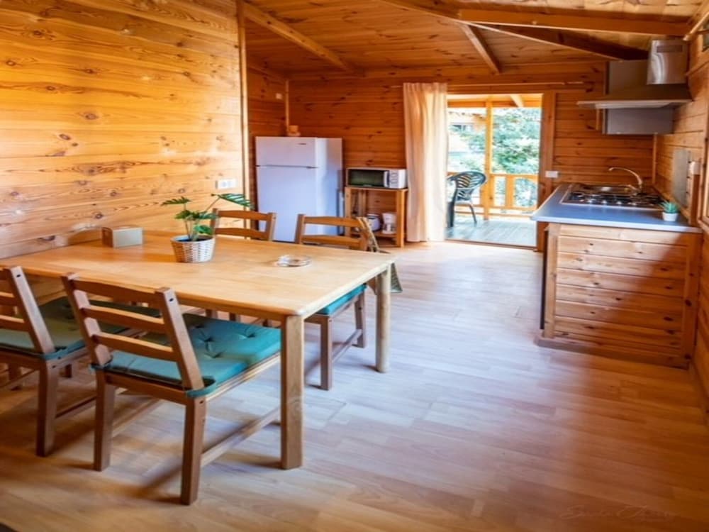 Wooden Chalet With Parking
